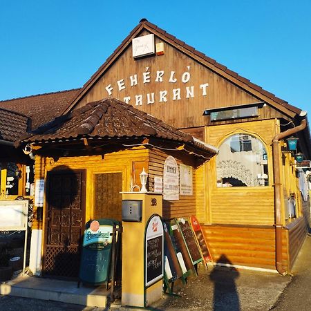 Feherlo Vendeghaz & Restaurant Buk Ngoại thất bức ảnh