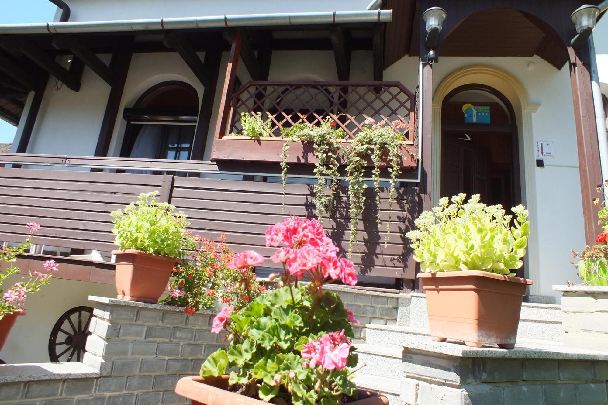 Feherlo Vendeghaz & Restaurant Buk Ngoại thất bức ảnh