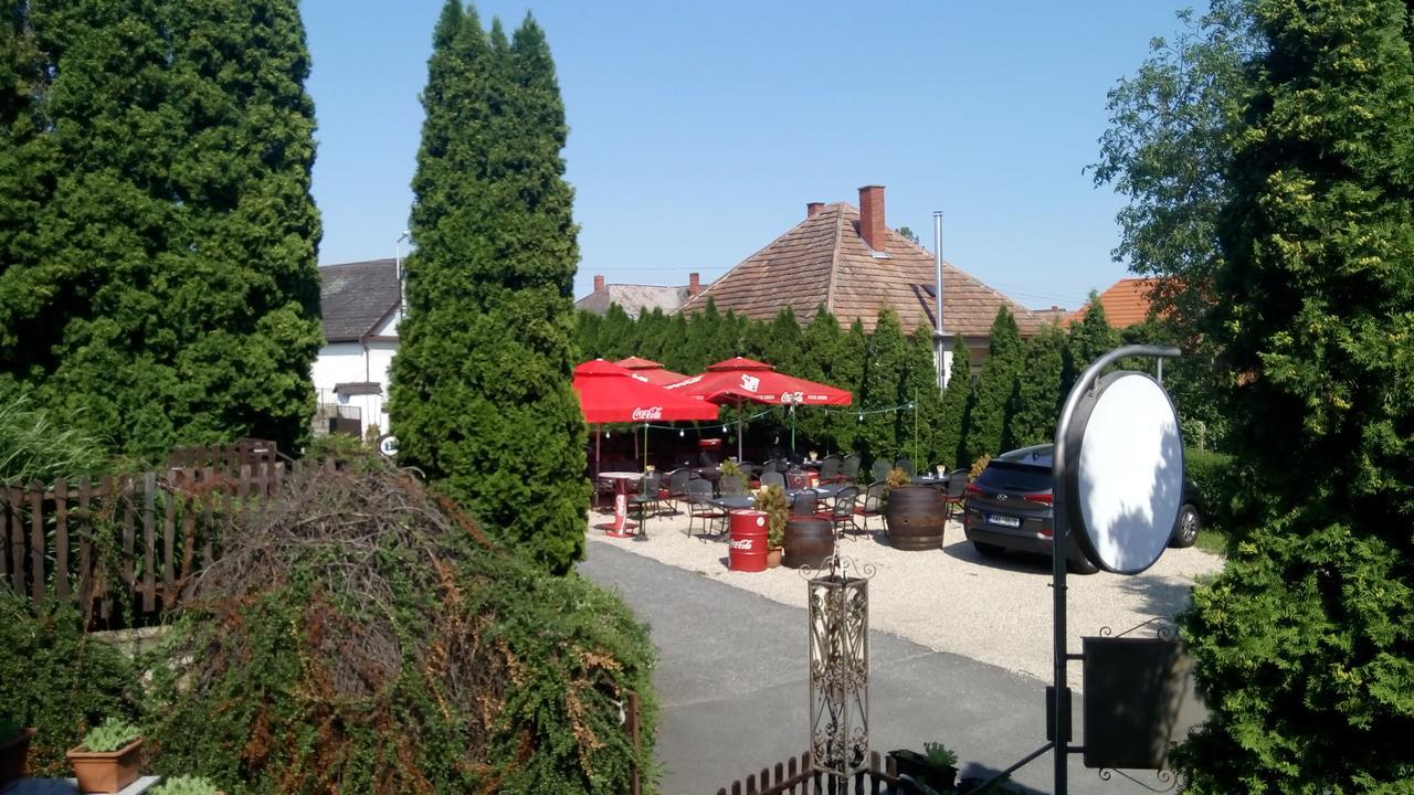 Feherlo Vendeghaz & Restaurant Buk Ngoại thất bức ảnh